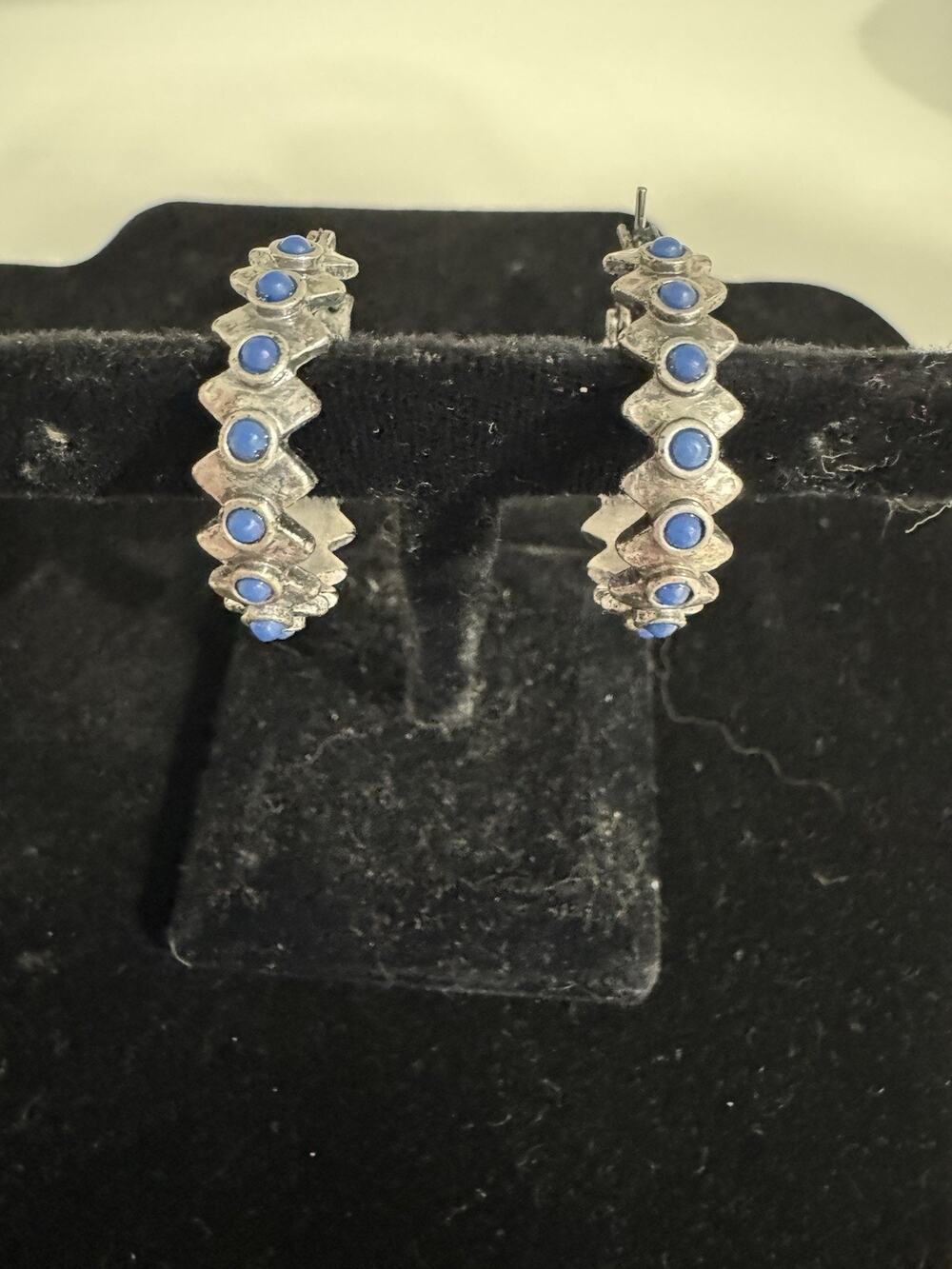 Beautiful Western Style Lucky Brand Earrings Silver Tone Blue